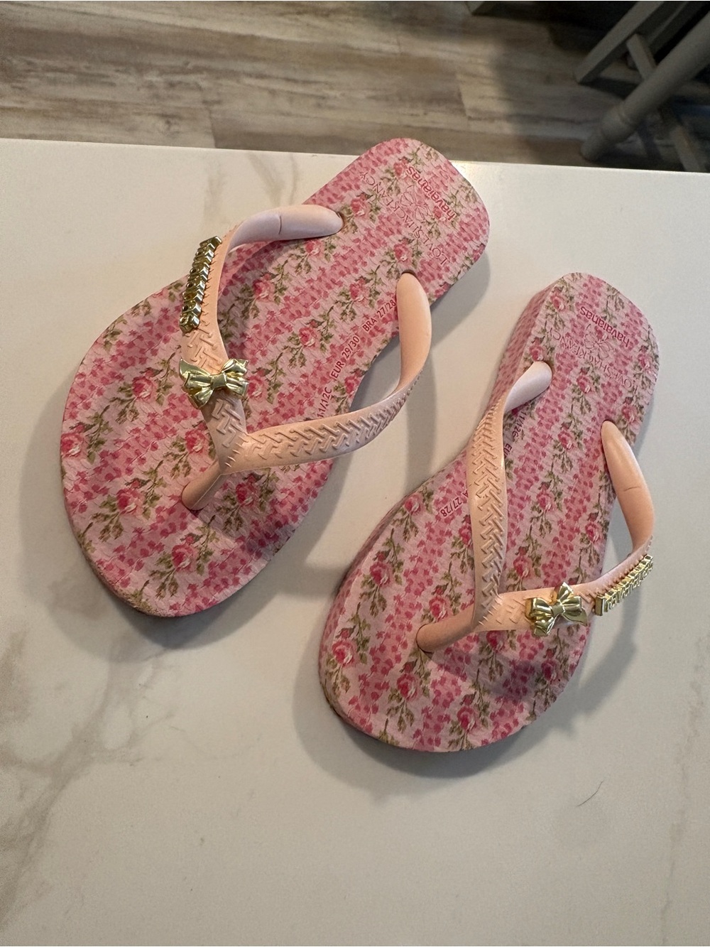 kids 11/12 havianas x love shack fancy flip flops